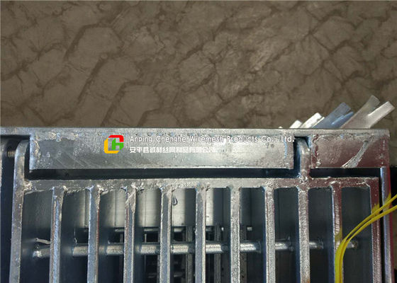 Крышки стока решетки шарнира/болта линии стальной простые для завода по обработке нечистот